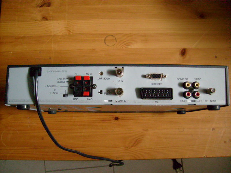Datei:Multistar 2000 satellite receiver 2.JPG